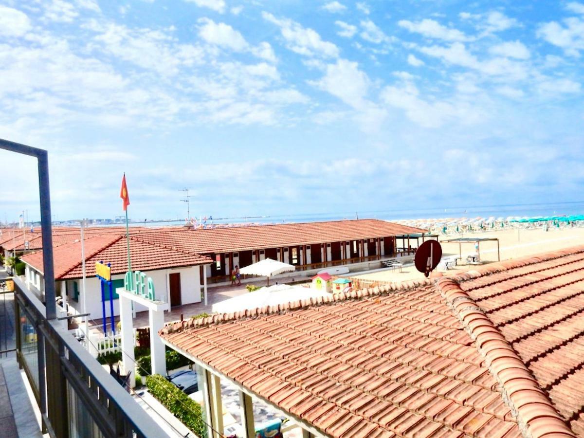 Attico Al Mare Viareggio Exterior foto